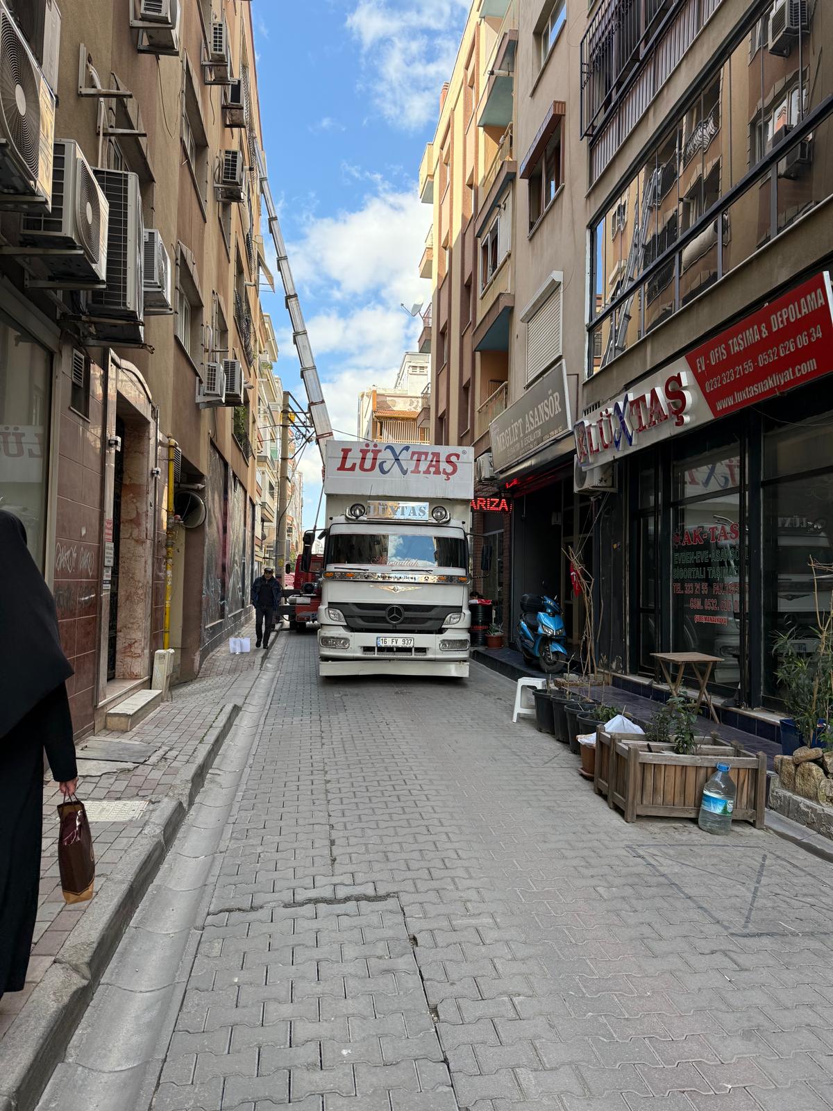 Lüxtaş Nakliyat taşıma sırasında güvenli hizmet, asansörlü taşıma ve ambalajlama