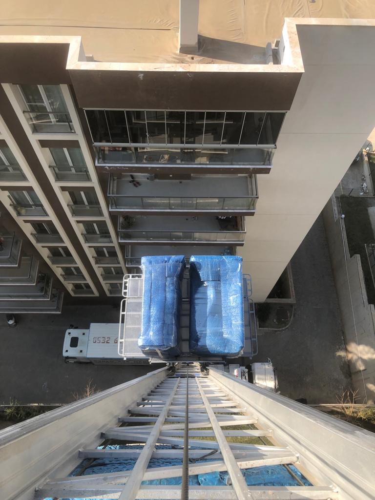 Lüxtaş Nakliyat paketlenmiş eşyalar, havalı naylon ve patpat ile ambalajlama - İzmir evden eve nakliyat